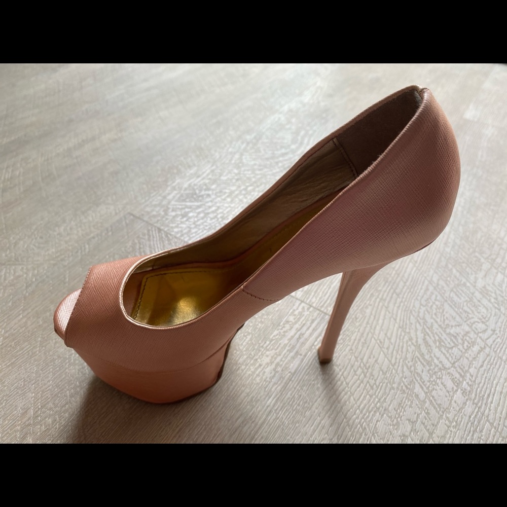 ✨Women’s Salmon Platform Heels✨